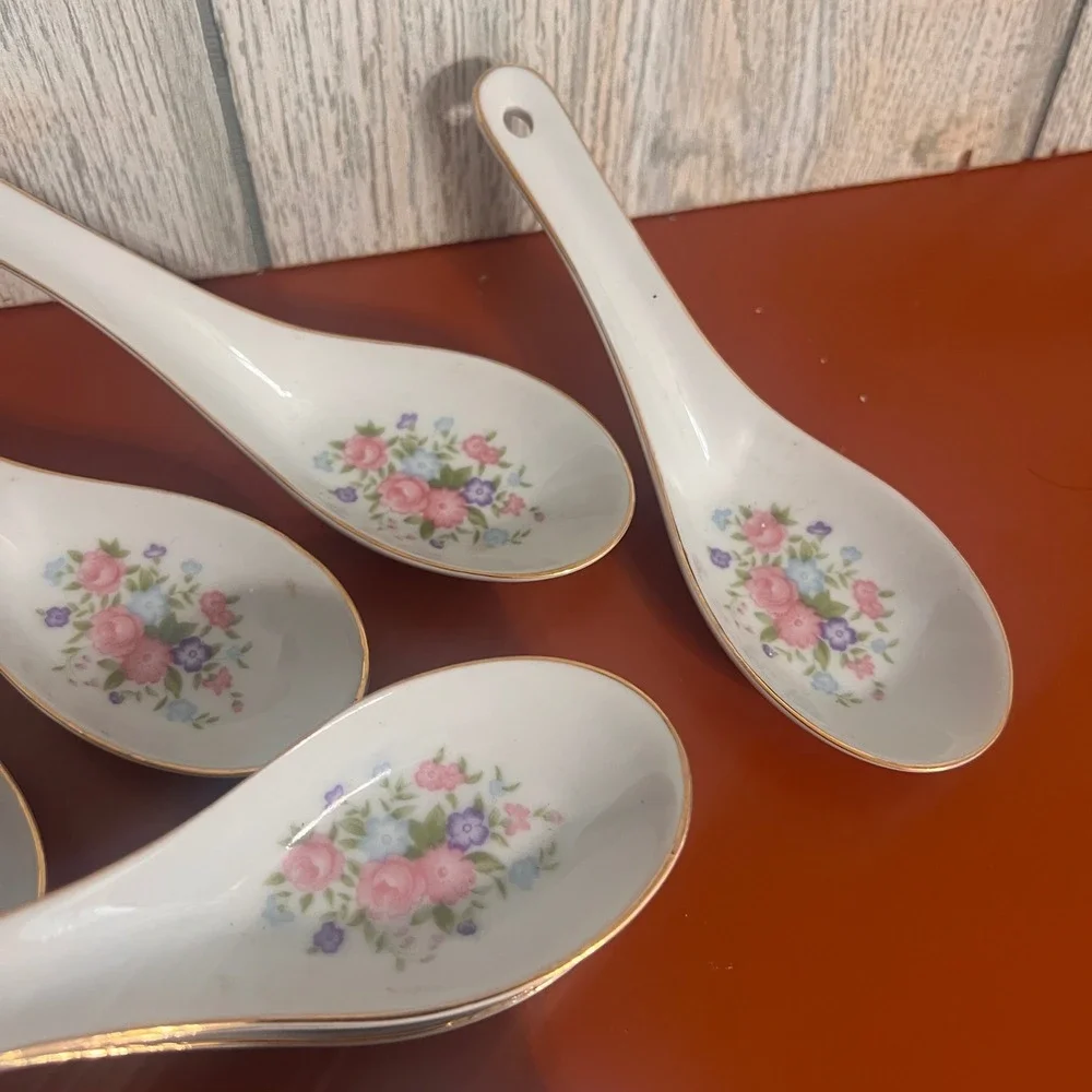 Tatung‎ Taiwan Porcelain Chinese Soup Spoons Floral Gold Rim Lot of 11 Vintage